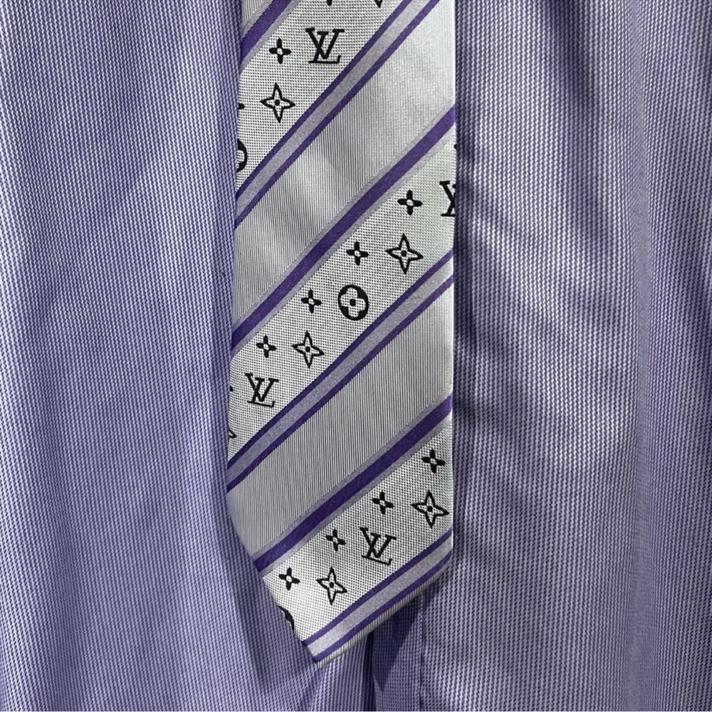 Michael Kors, Men's Purple Button up Dress Shirt in Excellent Condition - Picture 6 of 8